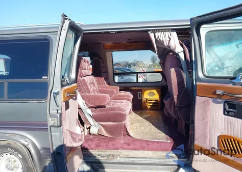 1992 GMC Rally Wagon / Van G2500 из США, поврежденный, VIN 2GDEG25K7N4522735